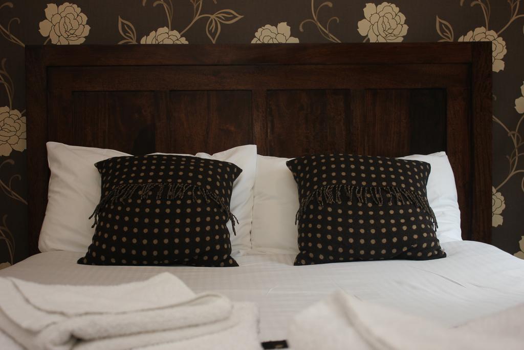 The Townhouse Hotel Арброт Экстерьер фото
